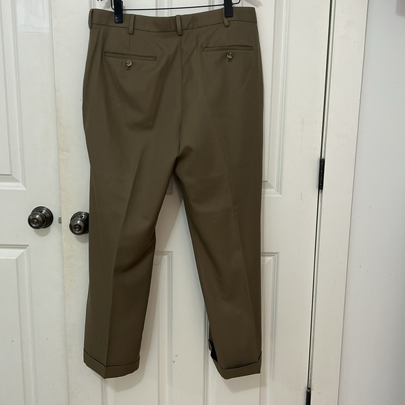 Izod Men's Khaki Chino pants size 36 / 30 beige polyester, formal workwear - Picture 3 of 7